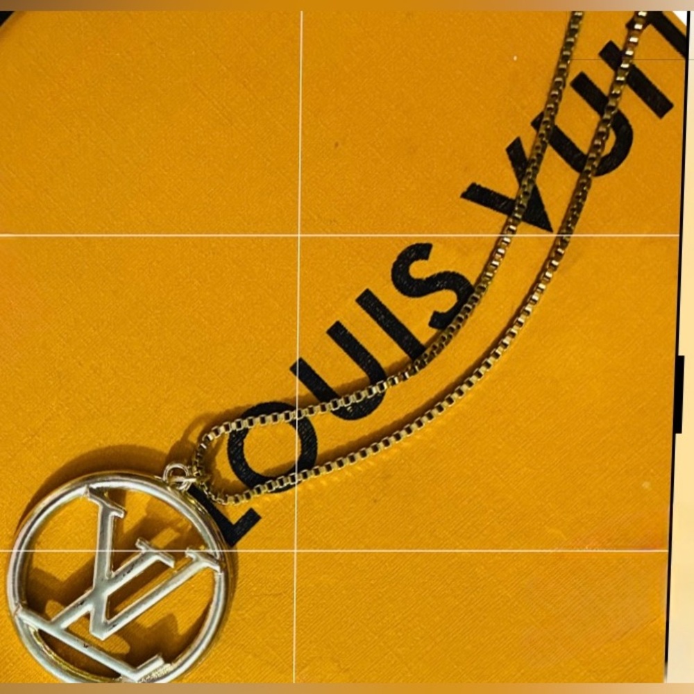 18kt Gold Plated LV Logo Pendant Necklace
